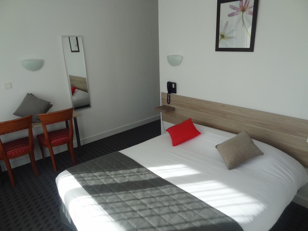 Hotel Les Ambassadeurs Saint-Chamond Esterno foto