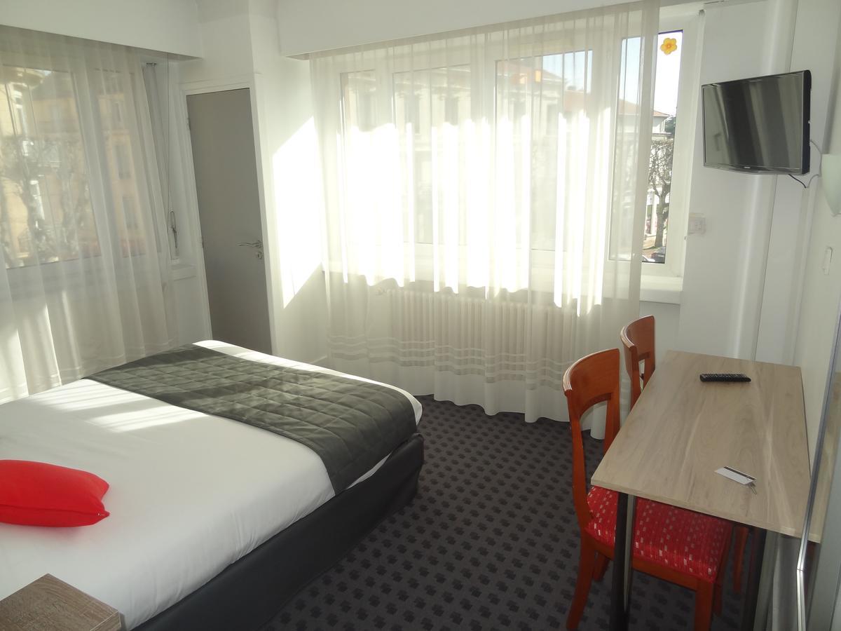 Hotel Les Ambassadeurs Saint-Chamond Esterno foto