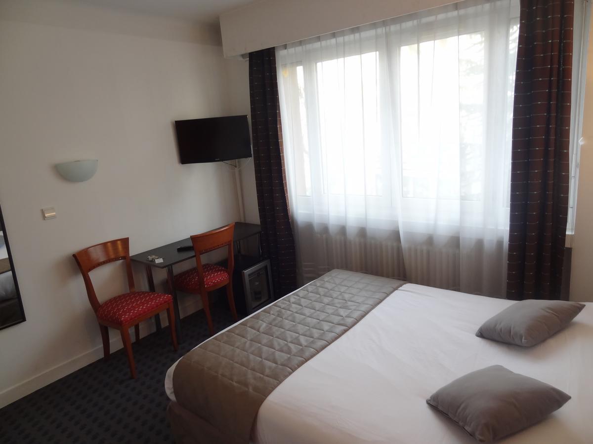 Hotel Les Ambassadeurs Saint-Chamond Esterno foto
