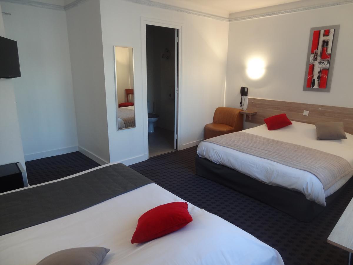 Hotel Les Ambassadeurs Saint-Chamond Esterno foto