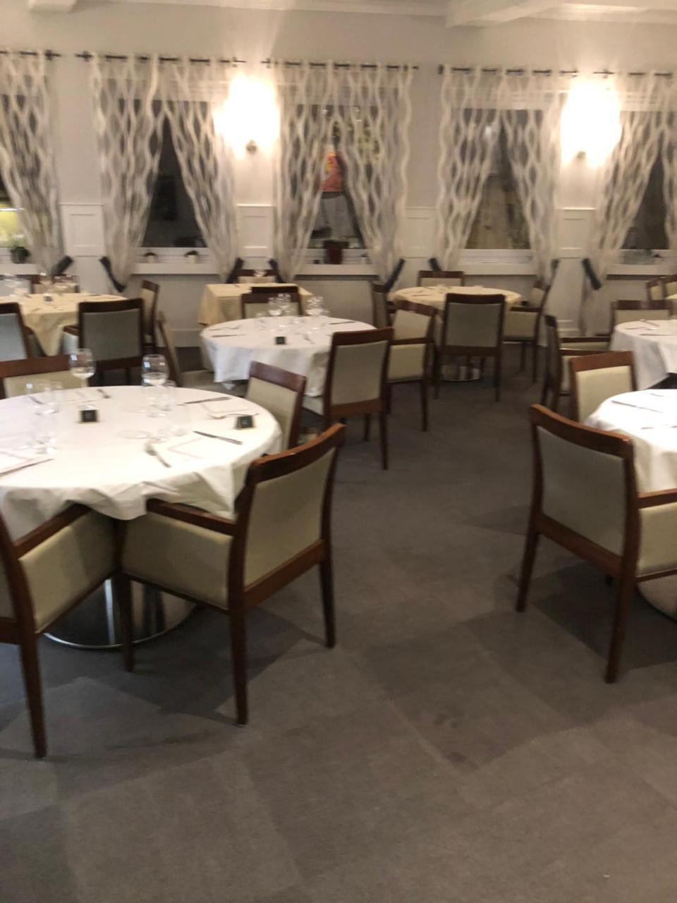 Hotel Les Ambassadeurs Saint-Chamond Esterno foto